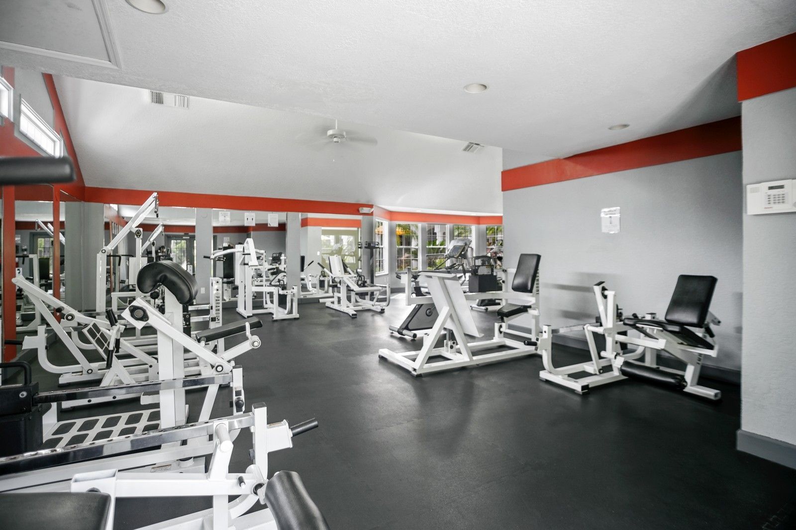 Arium Valencia Gardens Image 9