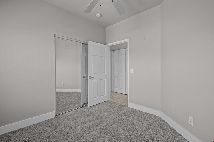 Larkin Apartment Homes Image 26