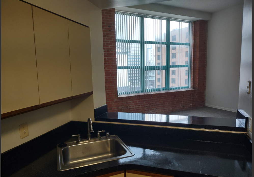 Marlboro Classic Apt & Redwood Square Image 77