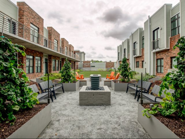 2100 Acklen Flats Image 2