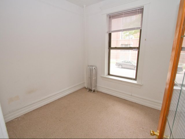 5401-5403 S Woodlawn Avenue Image 8