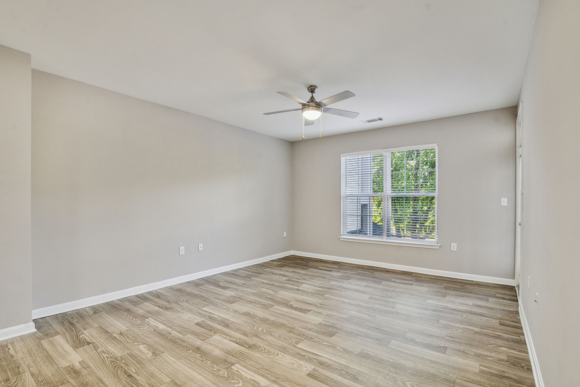 Riverside Station Image 13