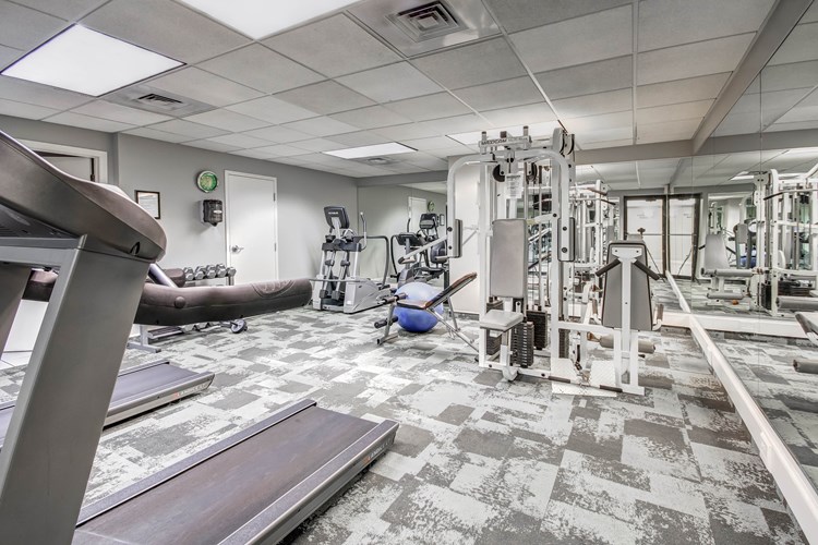 24/7 Fitness Center with WIFI and Cable TV