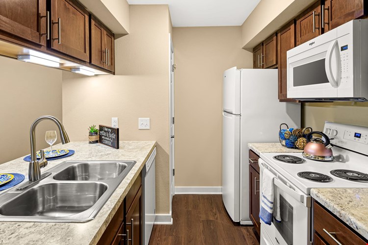 Stoneybrook Apartments & Townhomes Image 5