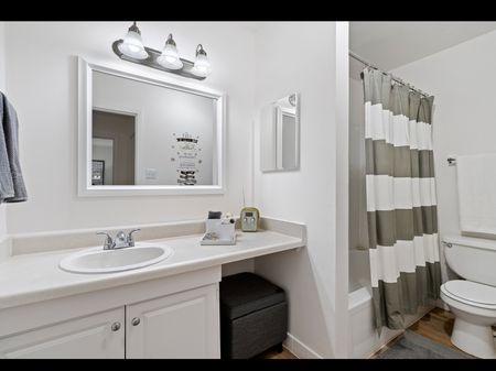 Residences at Arlington Heights Image 18