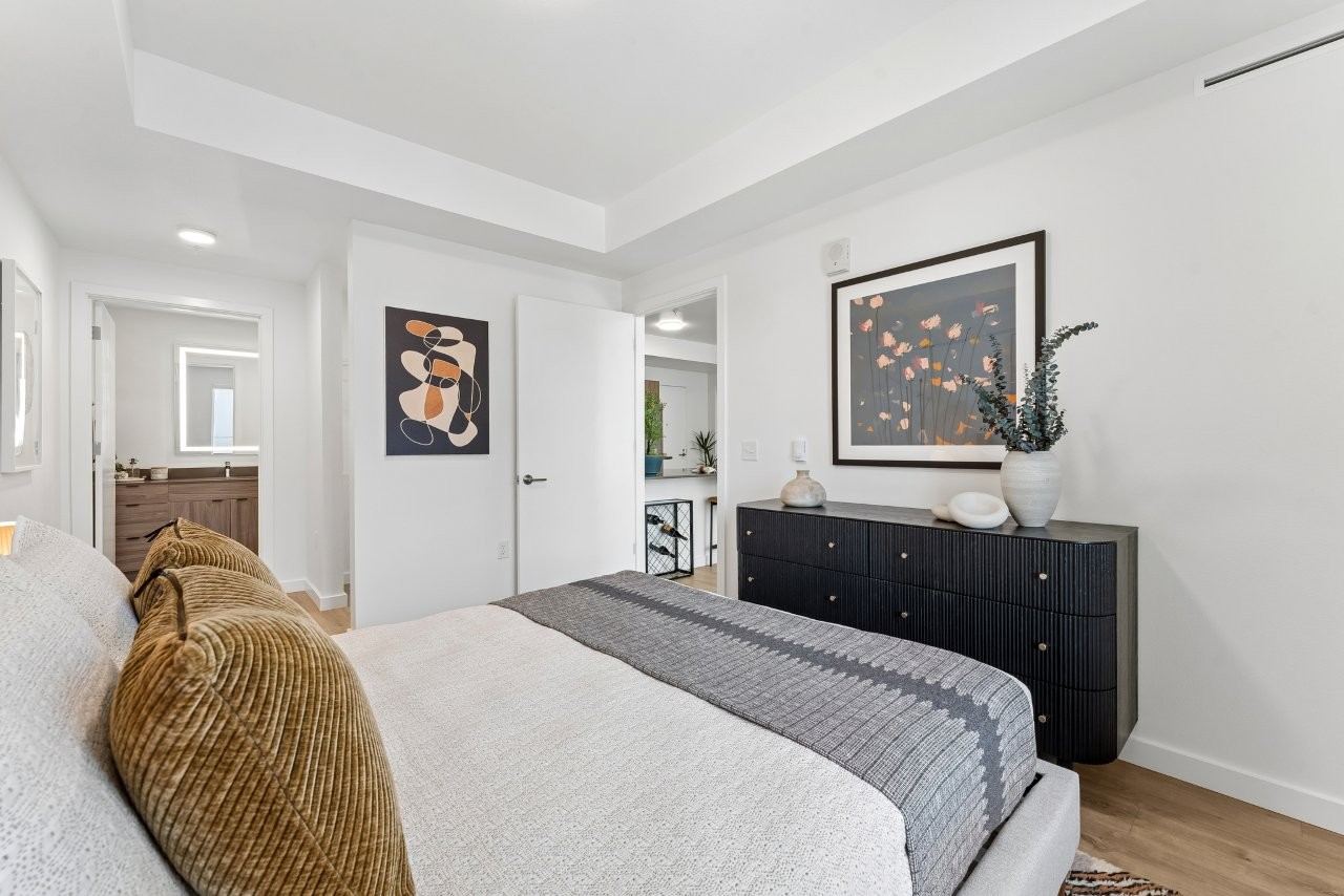 2x2 Main Bedroom