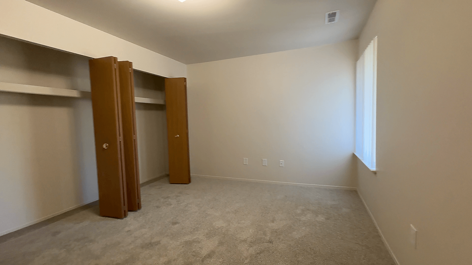 Lakeside Village Apartments Image 97