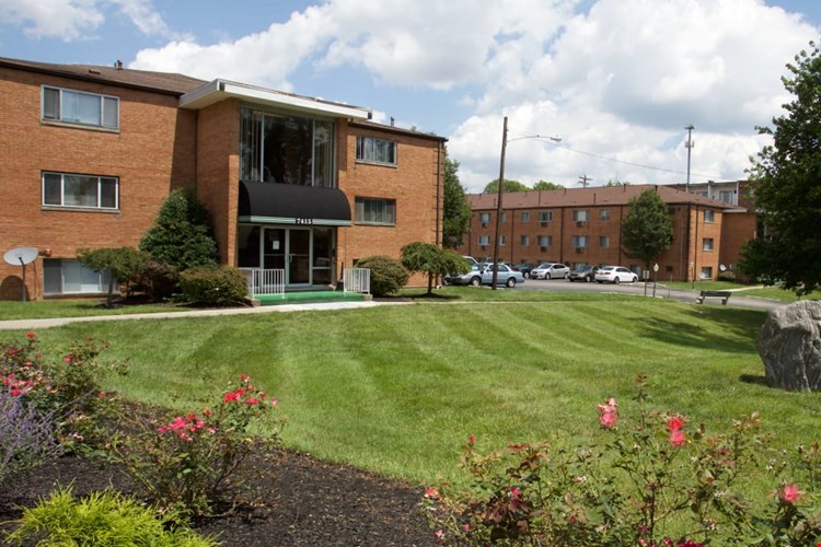 Montgomery Plaza Image 1