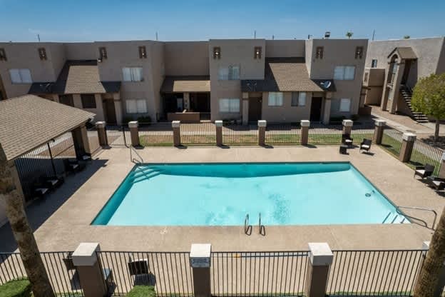 Woodridge Manor Image 7