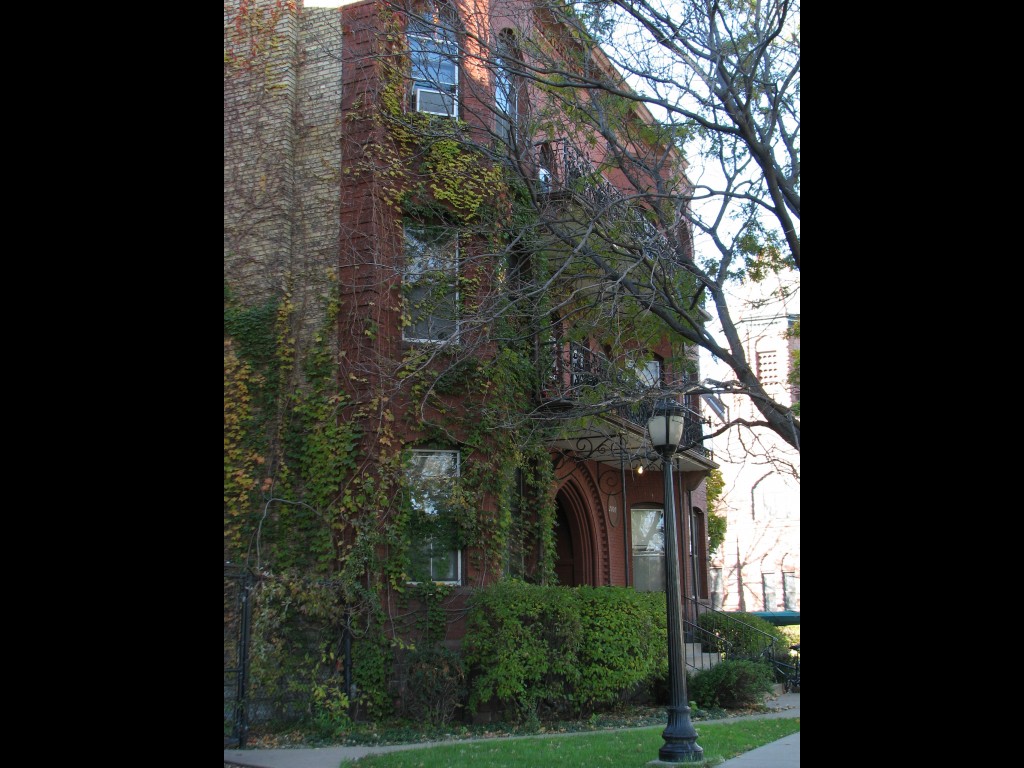 Best Apartments Image 3