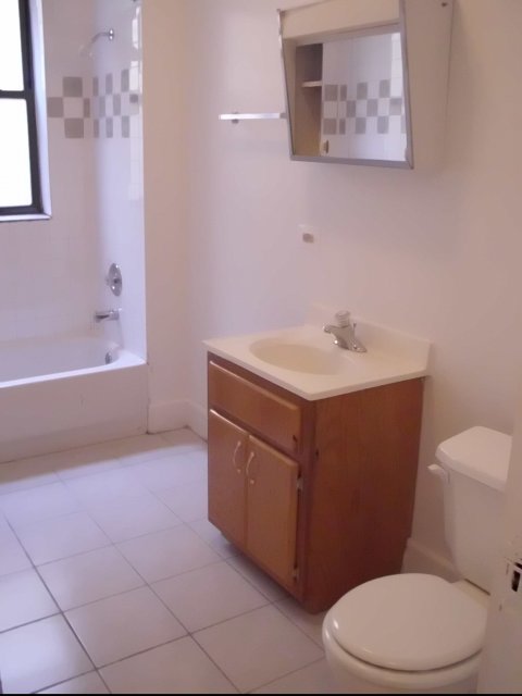 5300-5308 S Greenwood Avenue Image 8