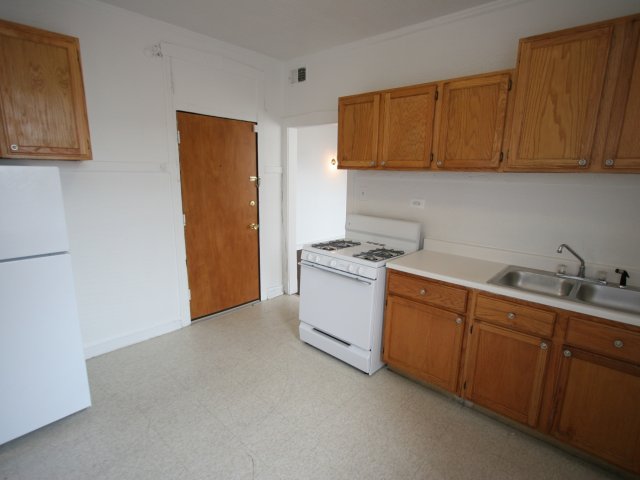 925 E 46th Street Image 6