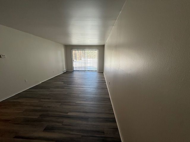 Lakeside Village Apartments Image 78