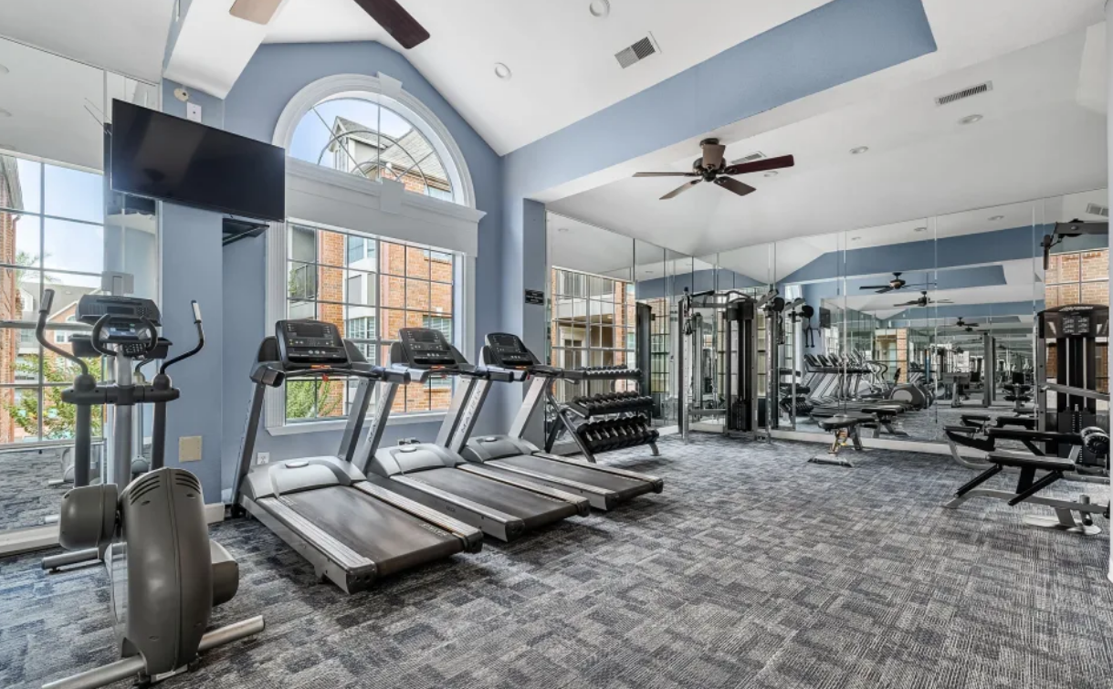 Marquis on Pin Oak Park Image 2