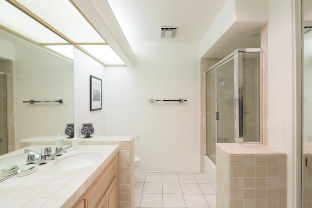 555 Barrington Image 15