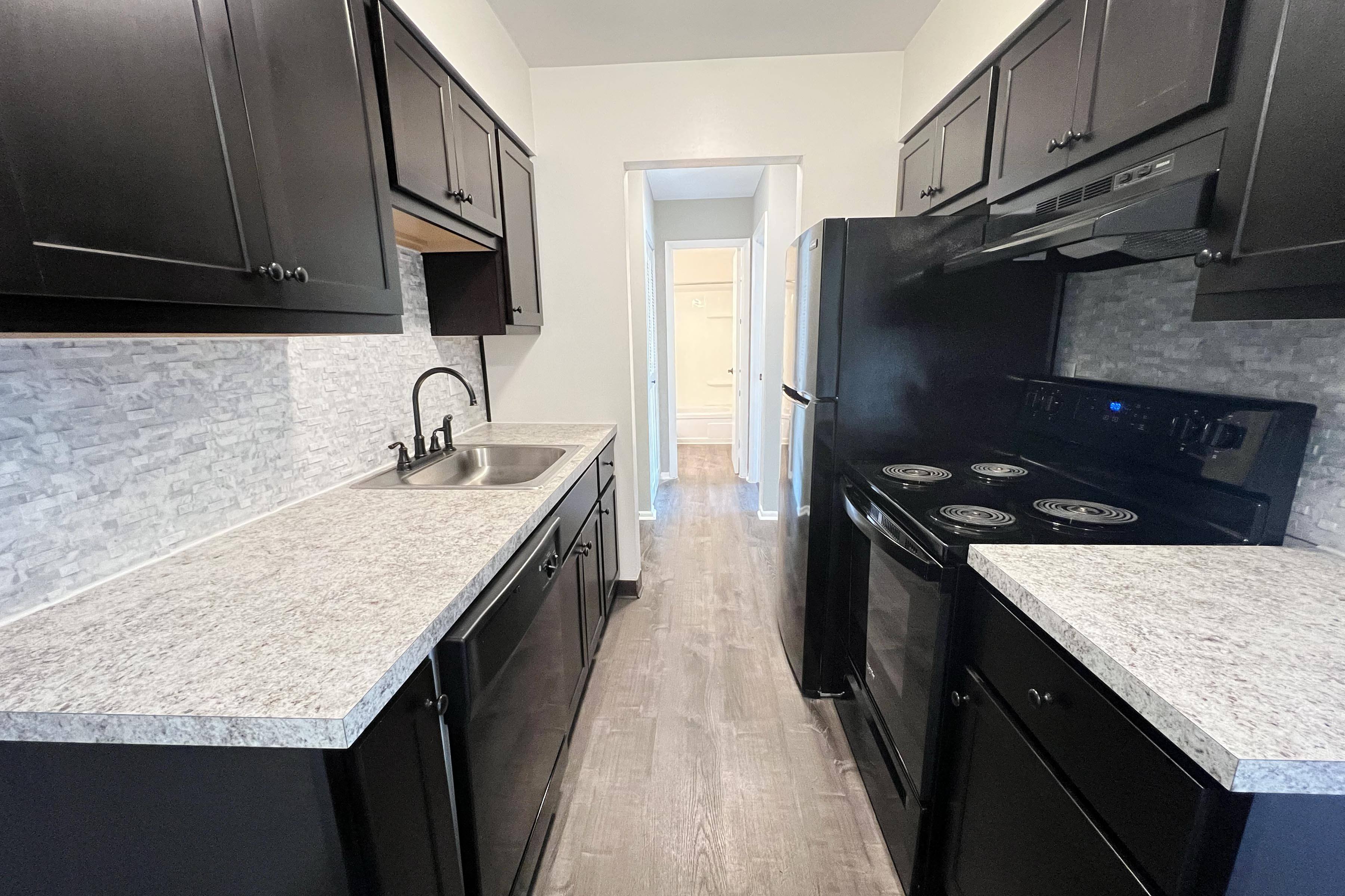 Crown Pointe Apartments Image 21