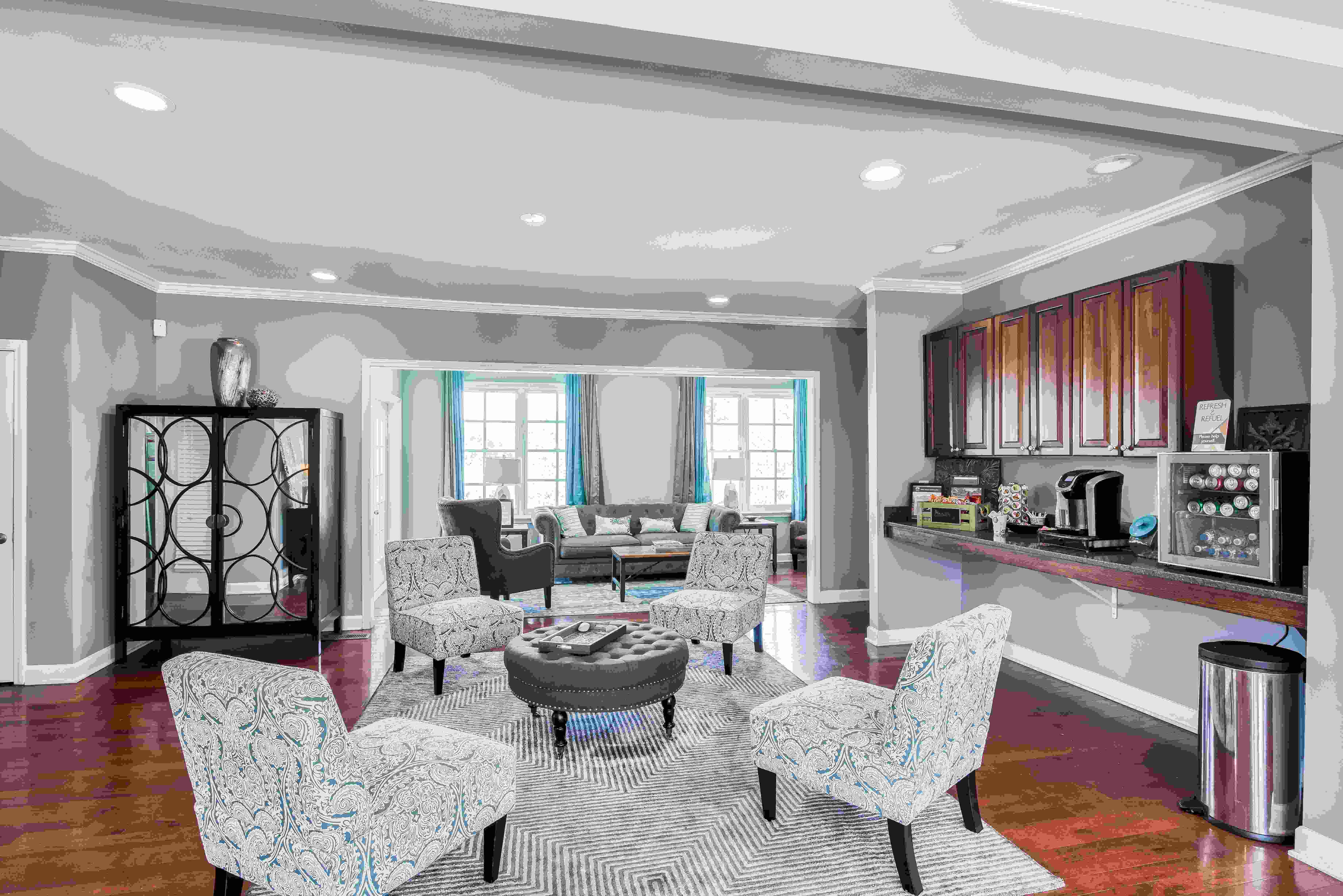 865 Bellevue Apartments Image 11