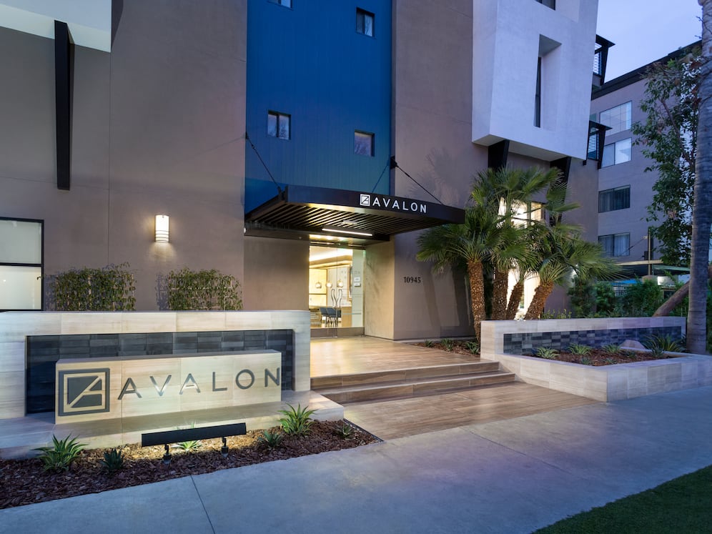 Leasing entrance