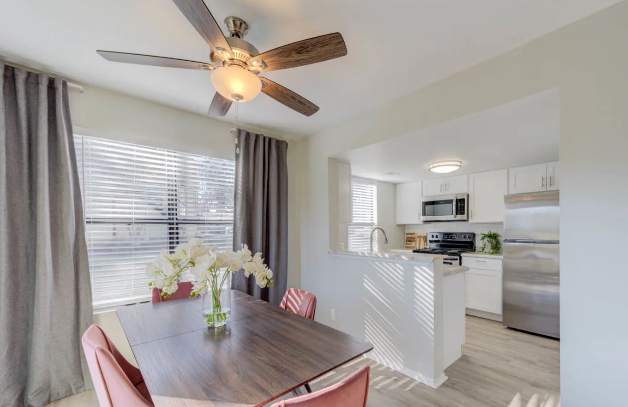 Lago Vista Apartments Image 8