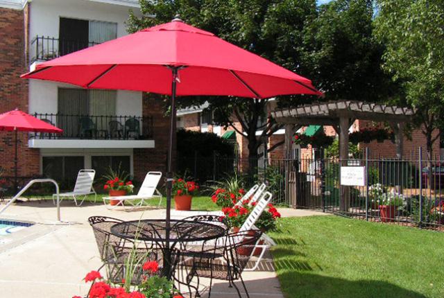 New Orleans Court Apartments and Townhomes Image 5