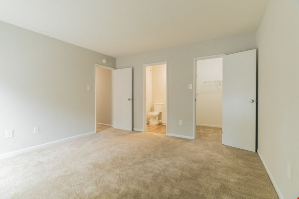 Ramblewood Village Image 13