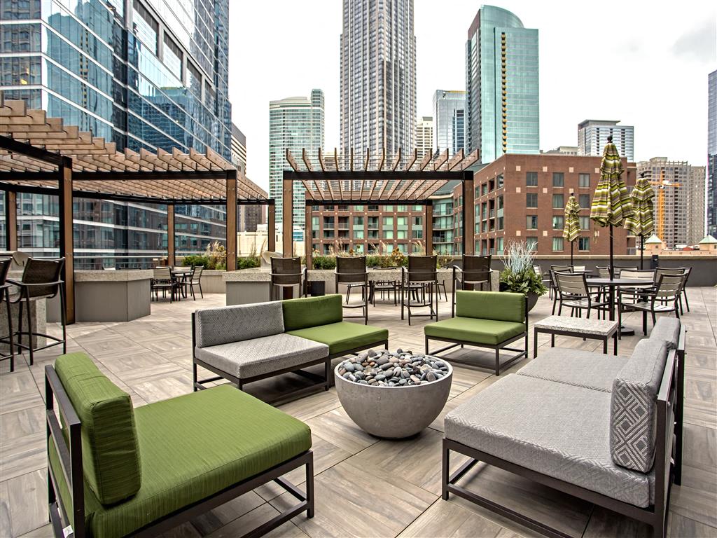 Firepits and Lounging on the Deck
