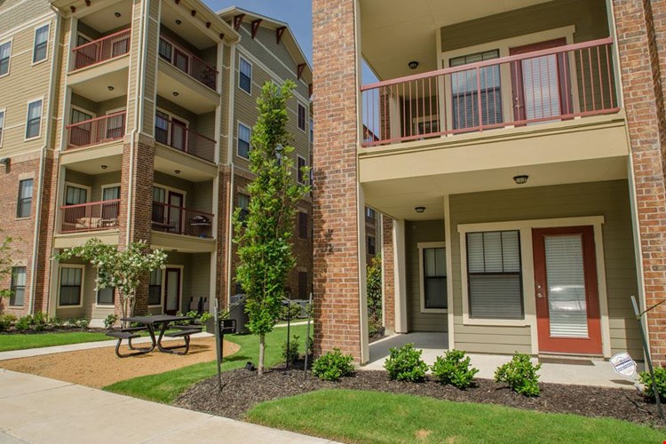 Apartments At The Avenues At Carrollton Carrollton
