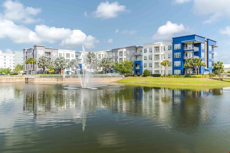 Solstice Apartments Image 1