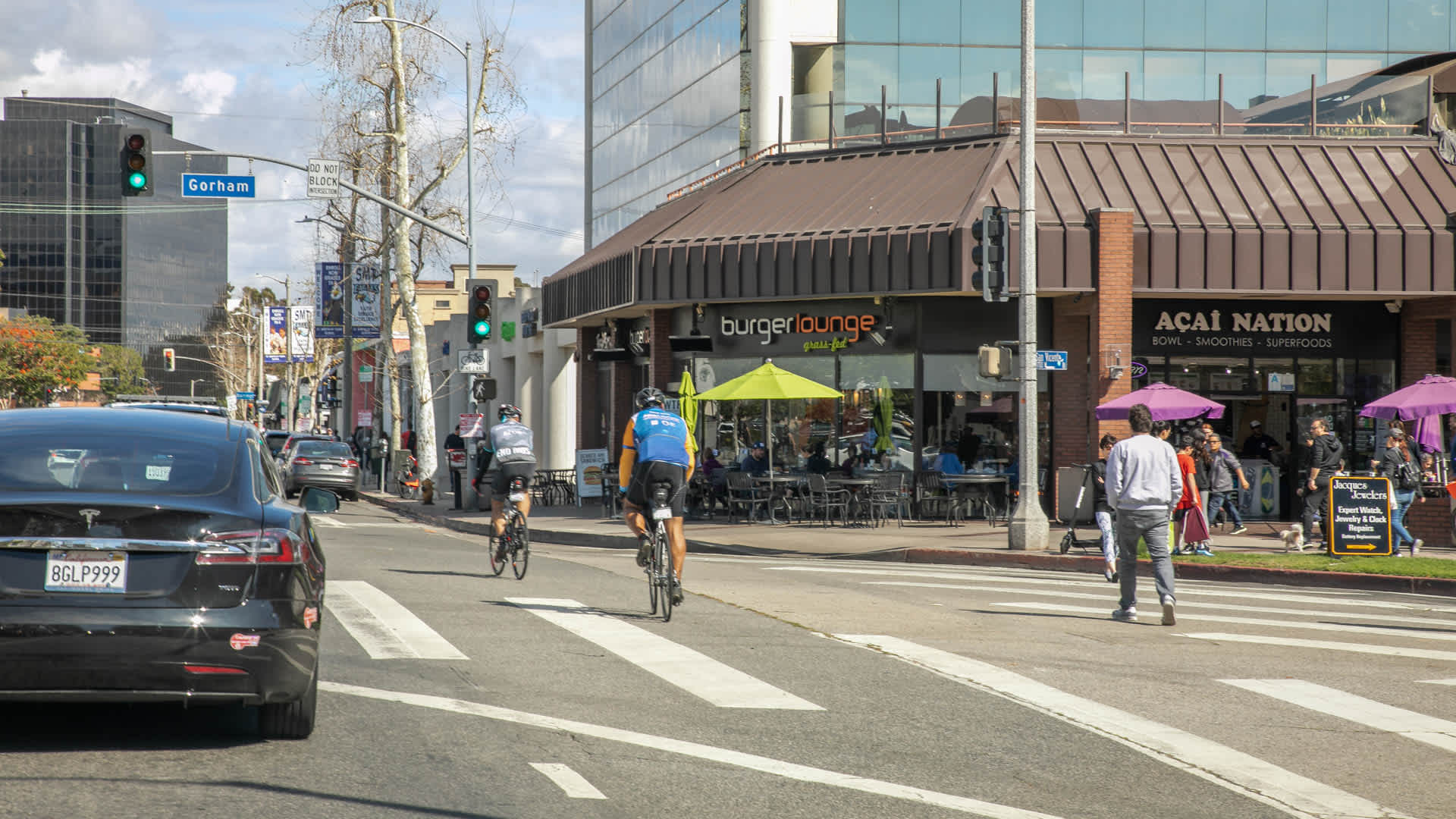 Westside on Barry Image 8