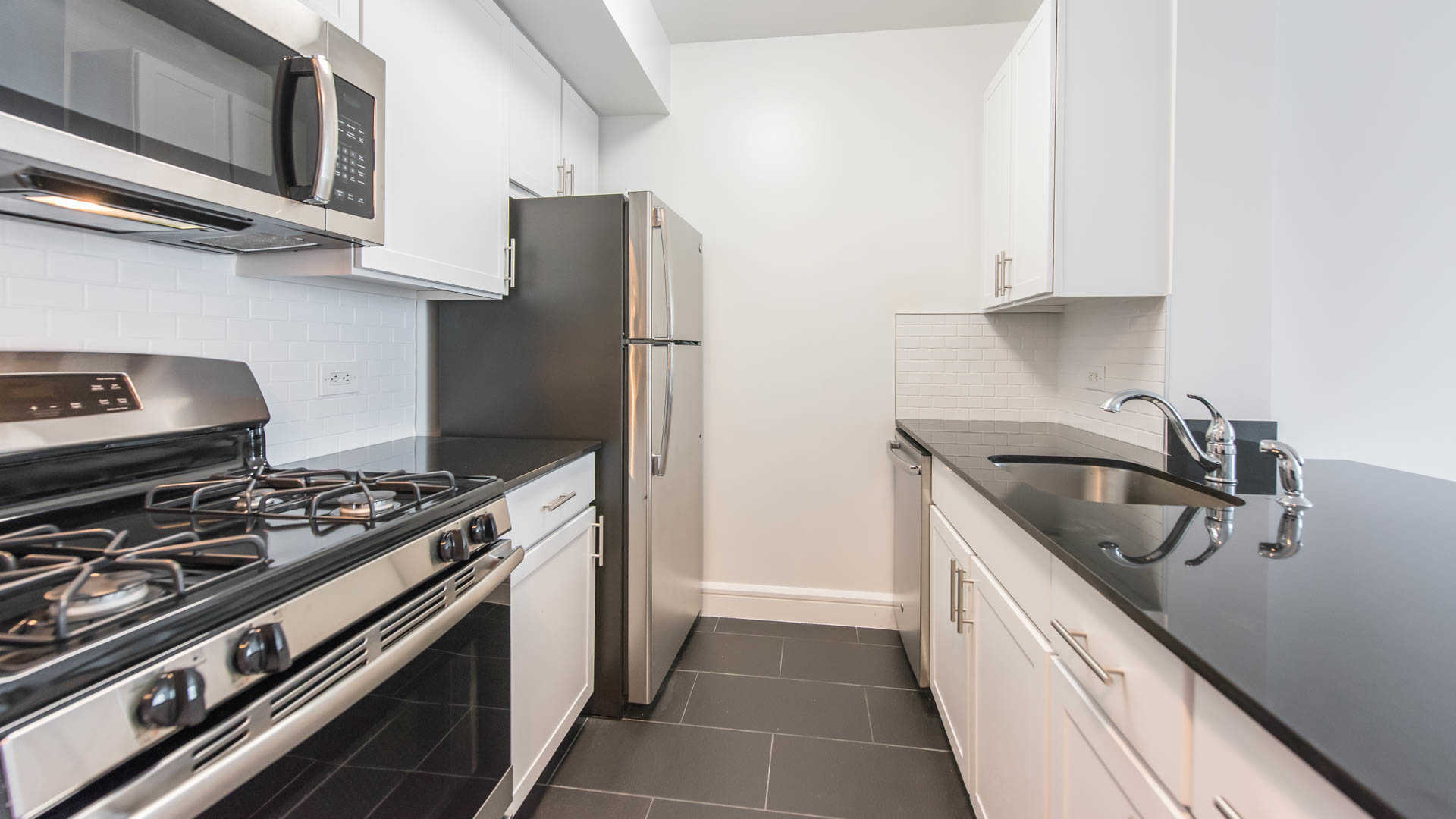 140 Riverside Boulevard Image 7