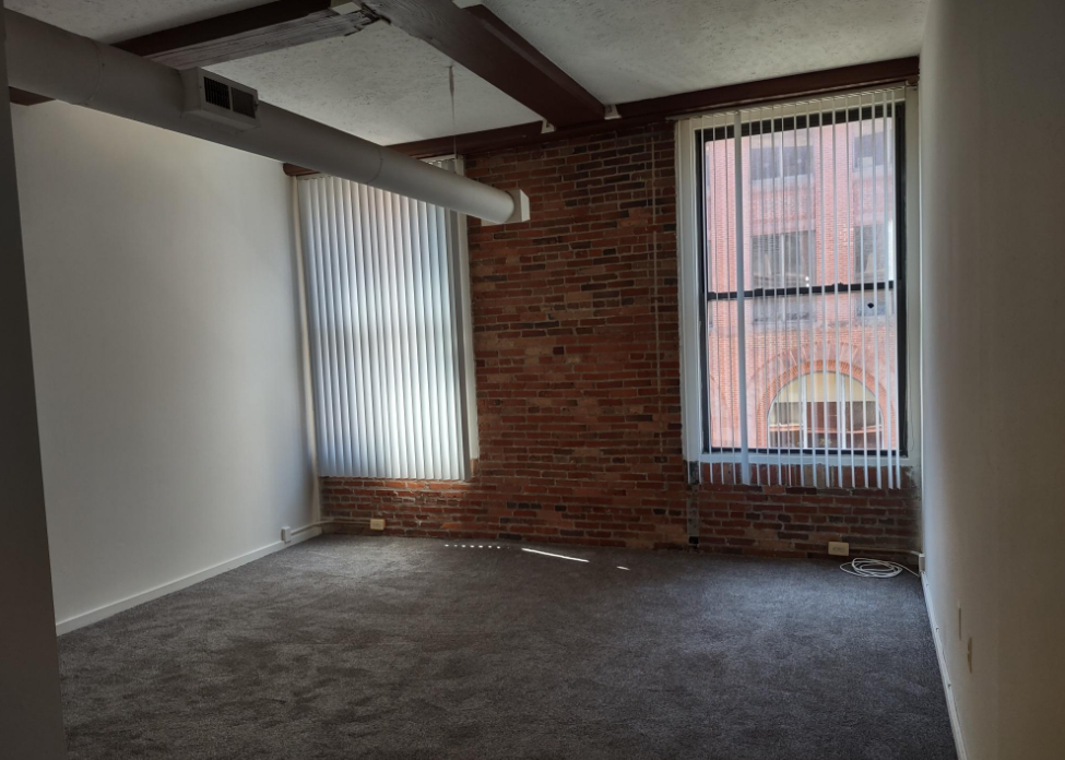 Marlboro Classic Apt & Redwood Square Image 155