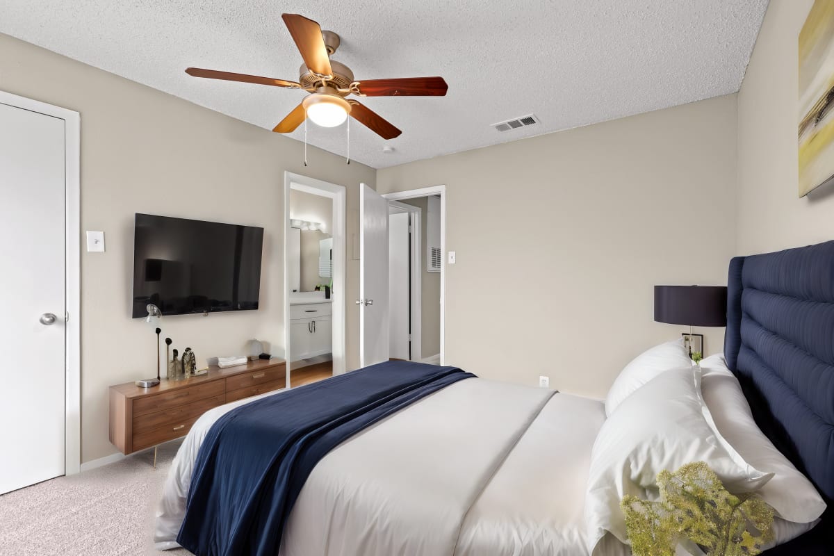 Arlington Oaks Image 7