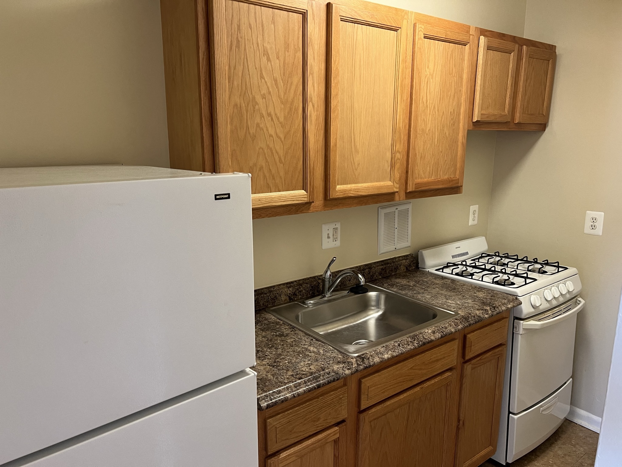 Silver Spring Towers Image 43