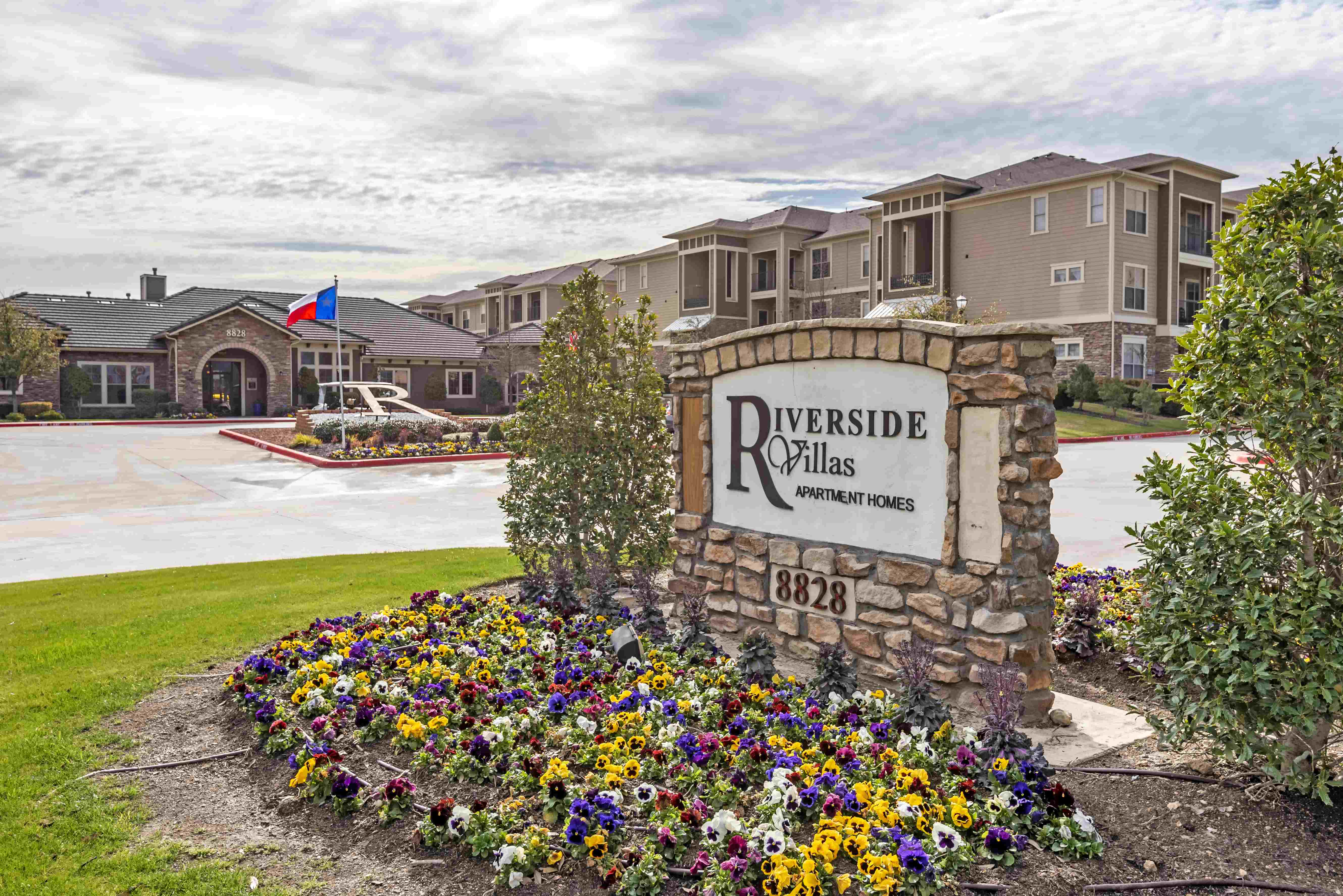 Riverside Villas Image 4