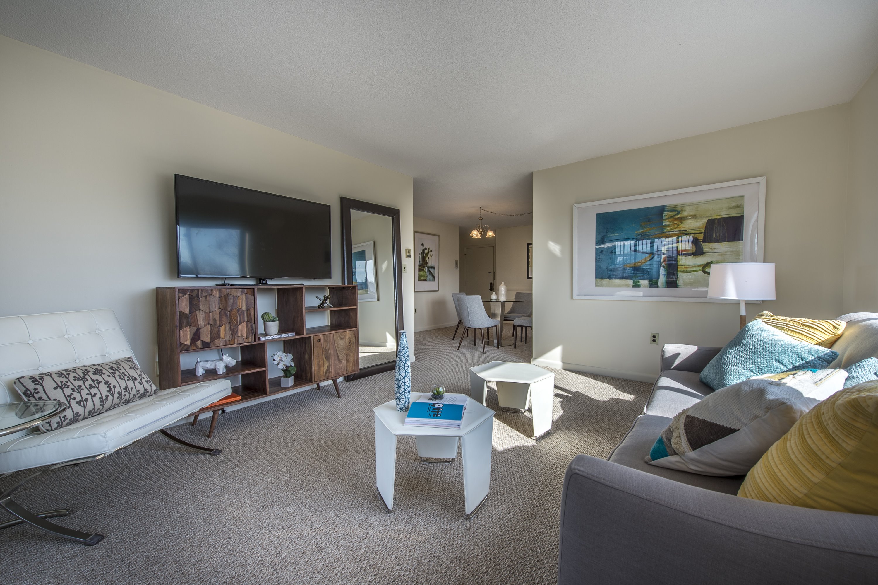 Mass Ave, 385 Image 10