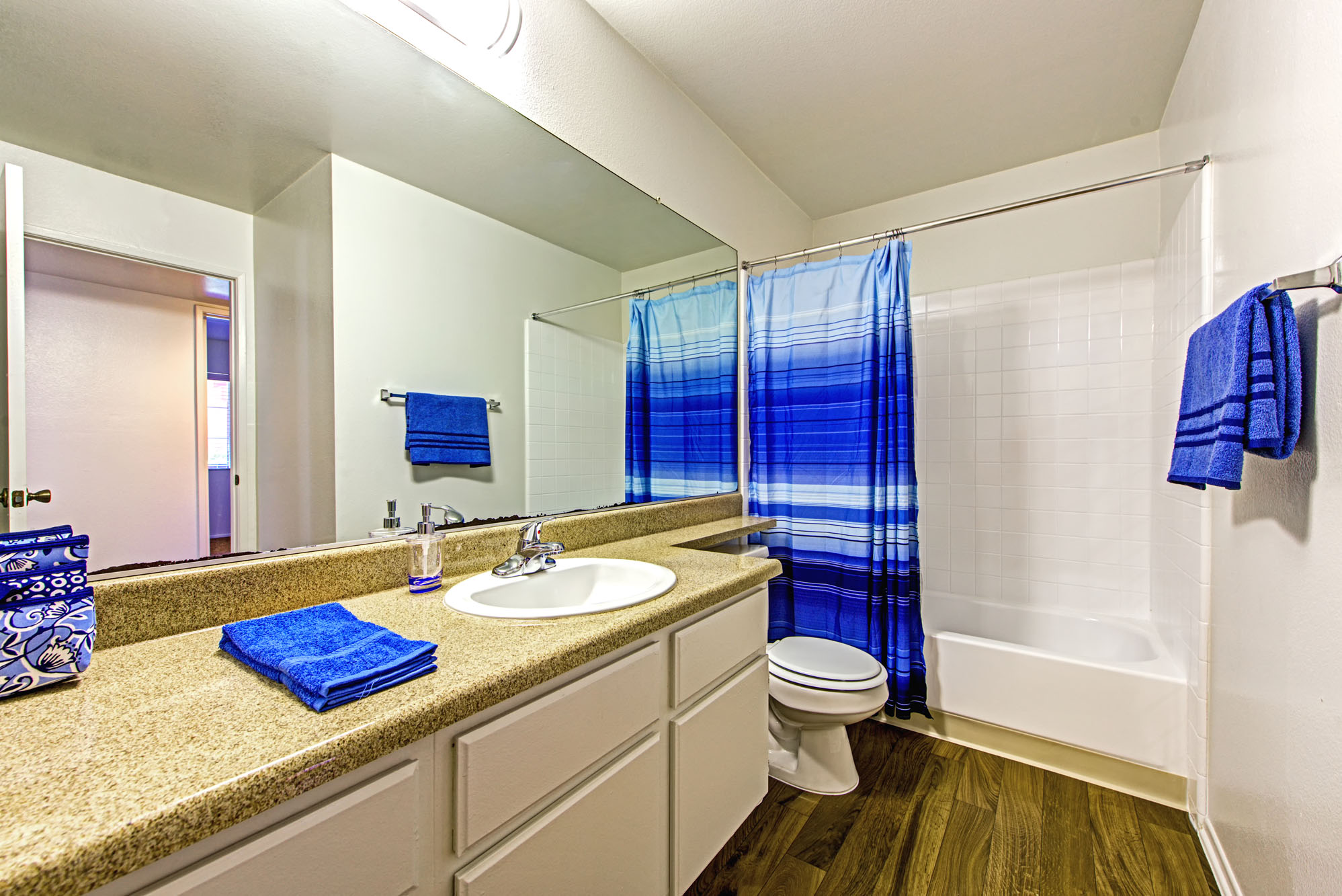 Deerwood Apartments Image 14