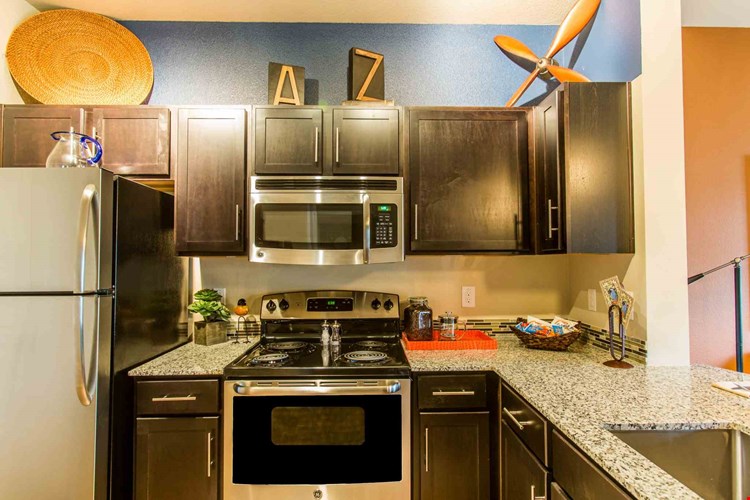 Platinum Shavano Oaks Apartments Image 9