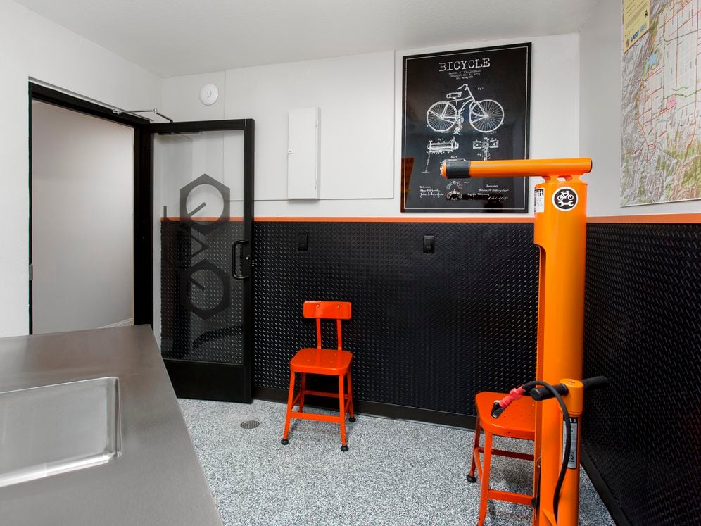 Bike Repair Room
