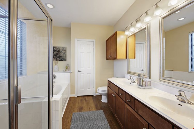 Camden Whispering Oaks Image 13