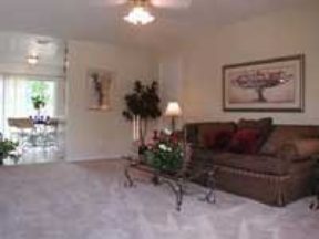 Glen Oaks Apartments Image 2