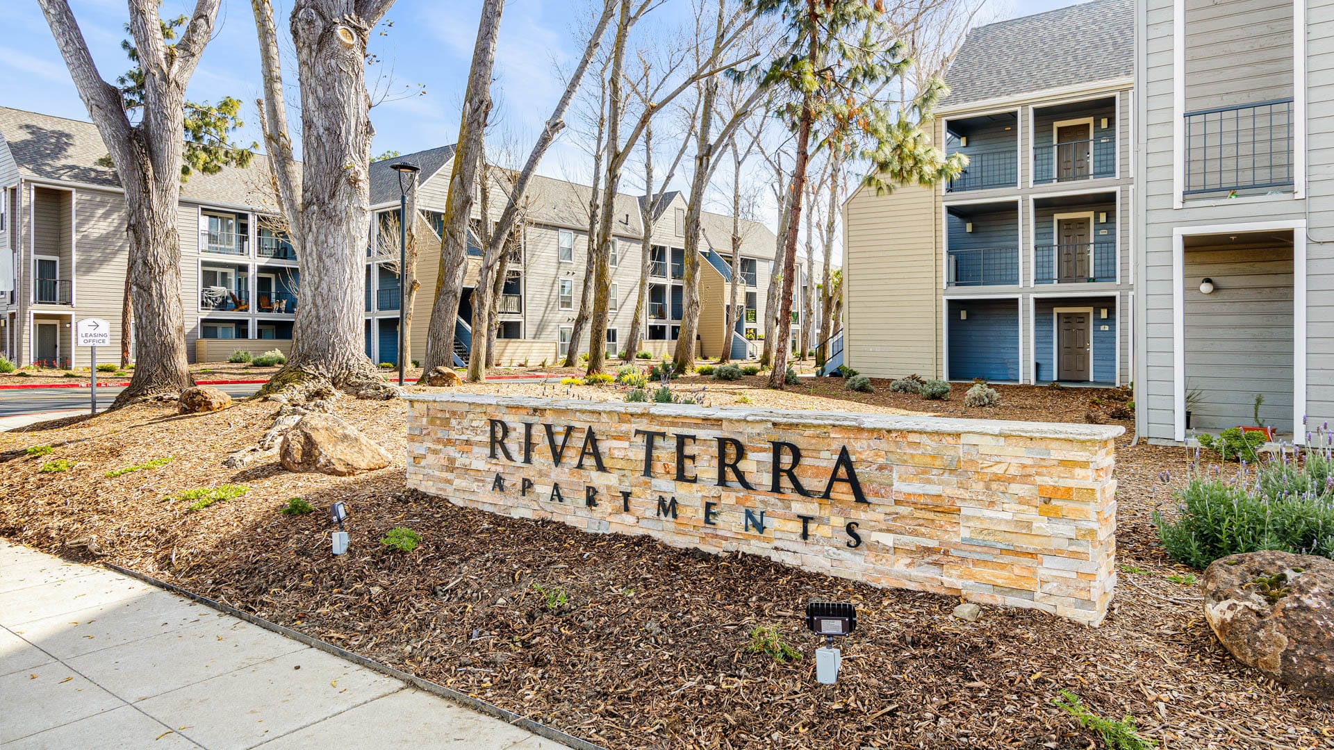Riva Terra Apartments at Redwood Shores Image 2