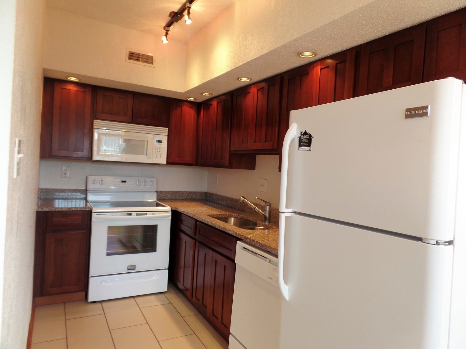 Gallery CWE Image 18