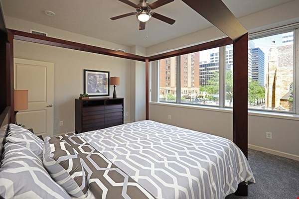 Residences at 1717 Image 9