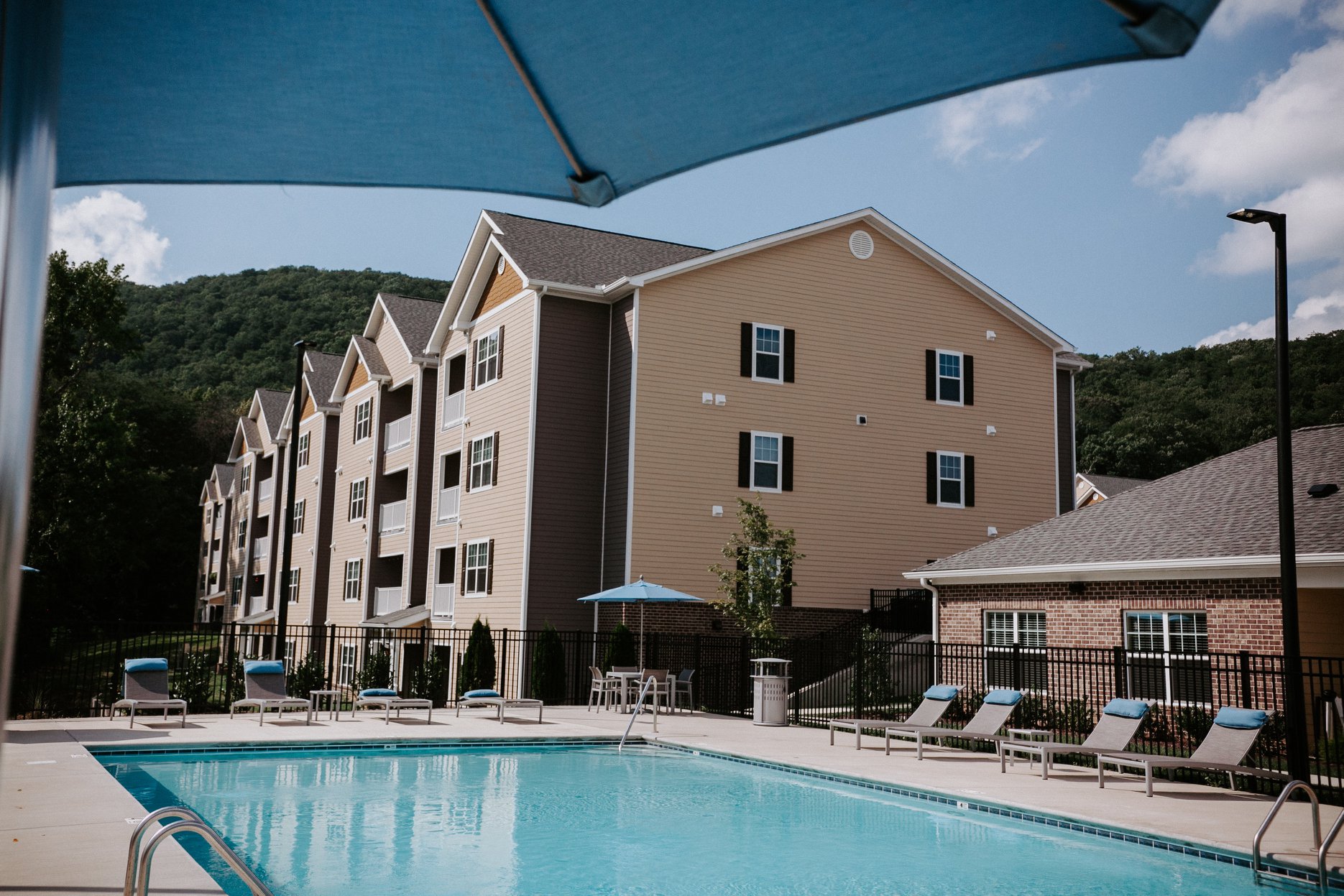 Hawthorne at the Hollow Image 1