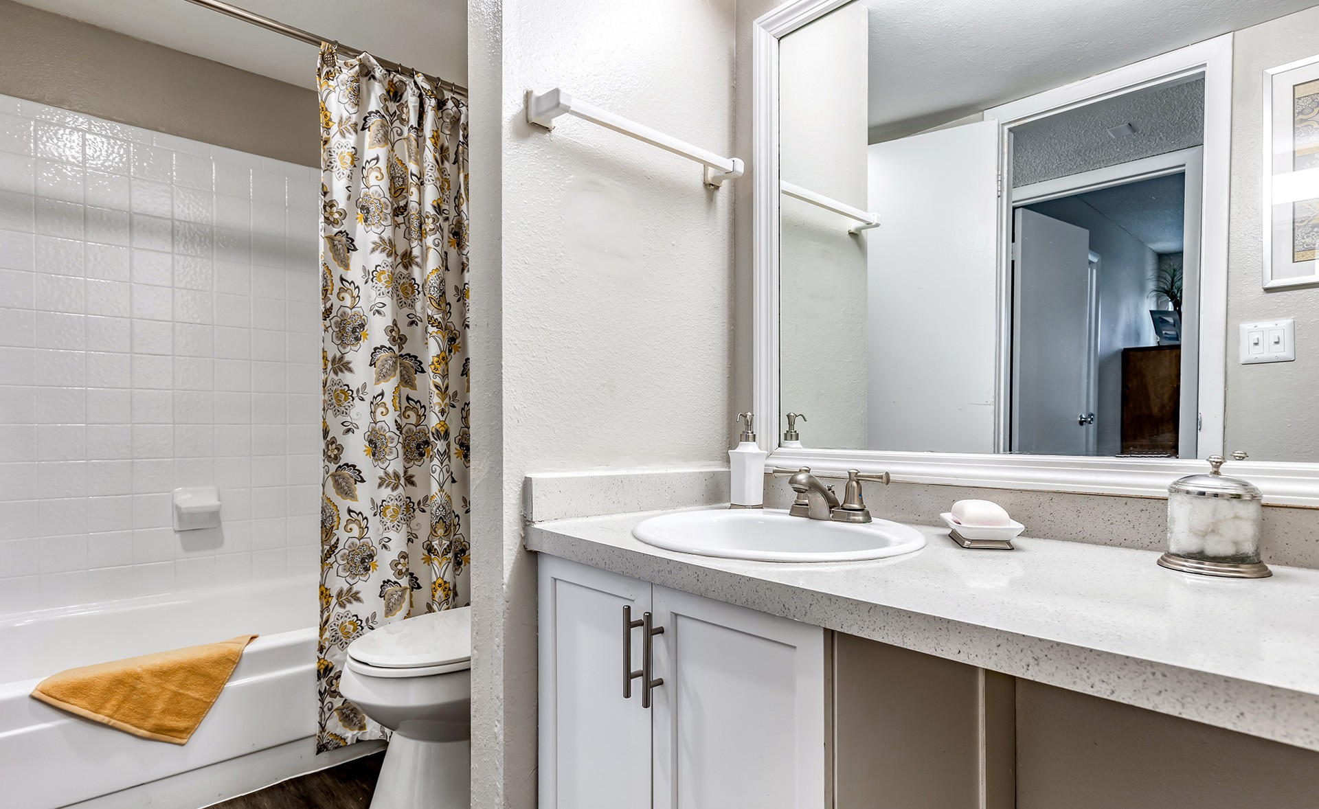 L'Estancia Apartment Homes Image 17