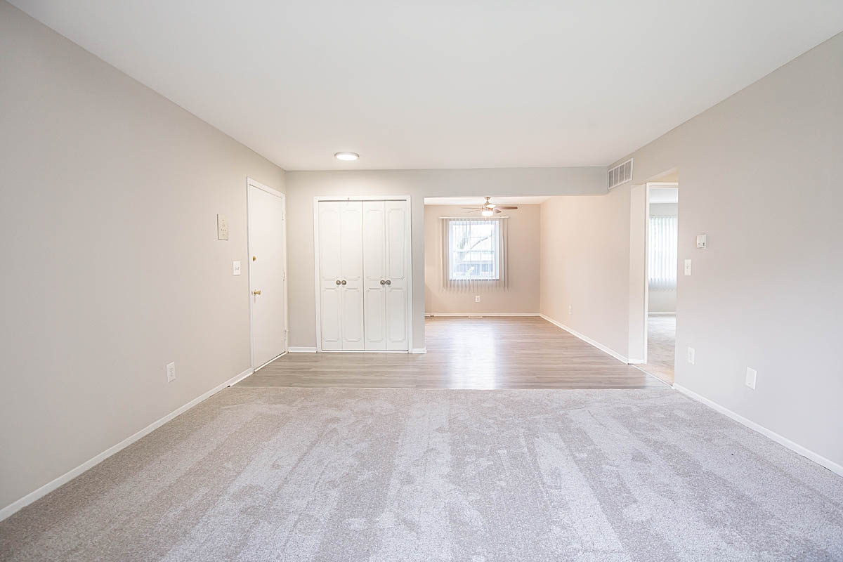 Buckingham Square   Image 22