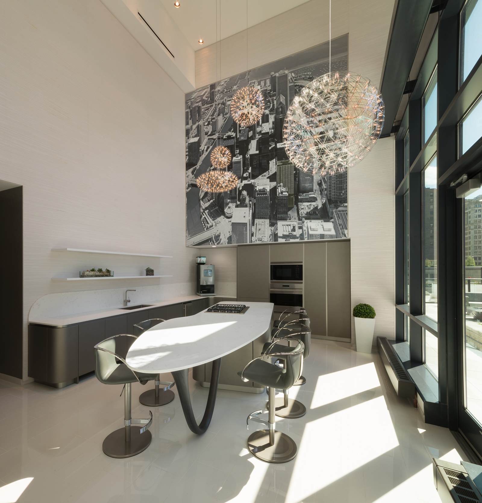 73 East Lake Image 2