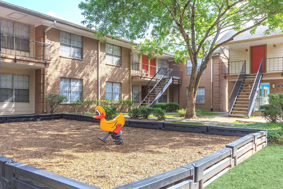 Solano Apartments Image 2