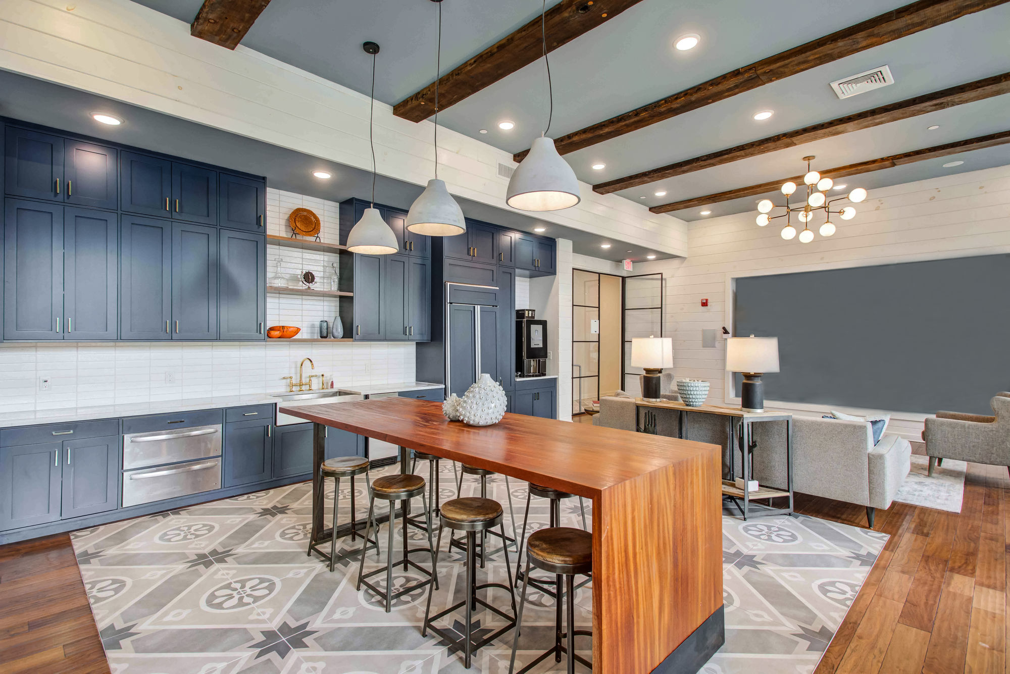 IMT 8 South Image 10