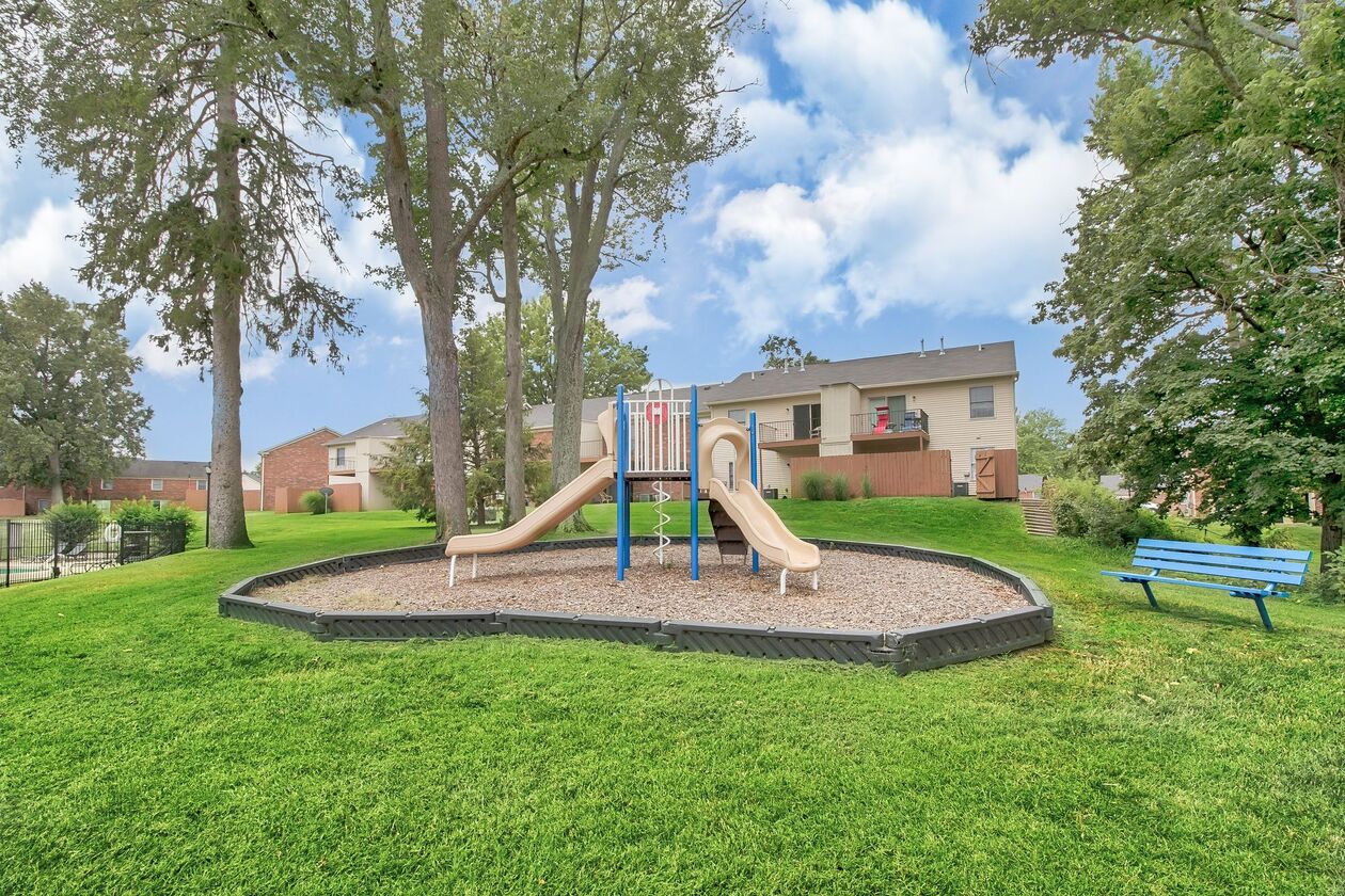 Charlestown of Douglass Hills Apartments Image 3